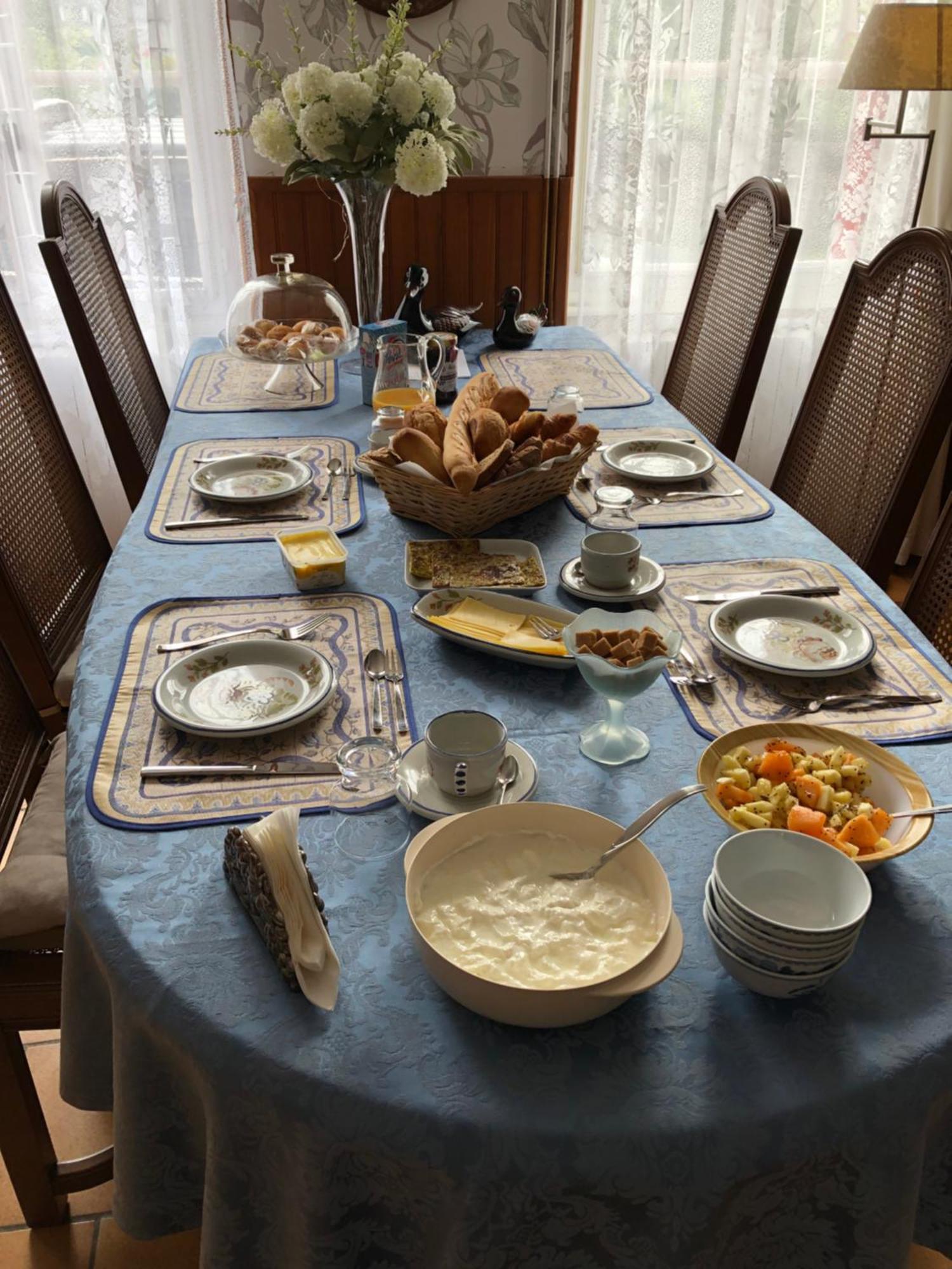 Bed and Breakfast Le Voyageur Saint-Bonnet-Troncais Экстерьер фото